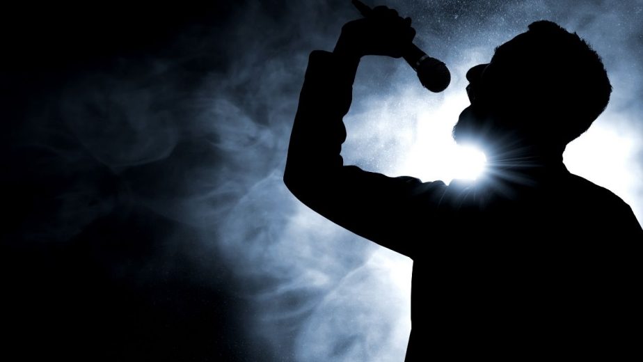 10 Famous Blind Musicians, Opera Singers, and Tenors That You Must Know