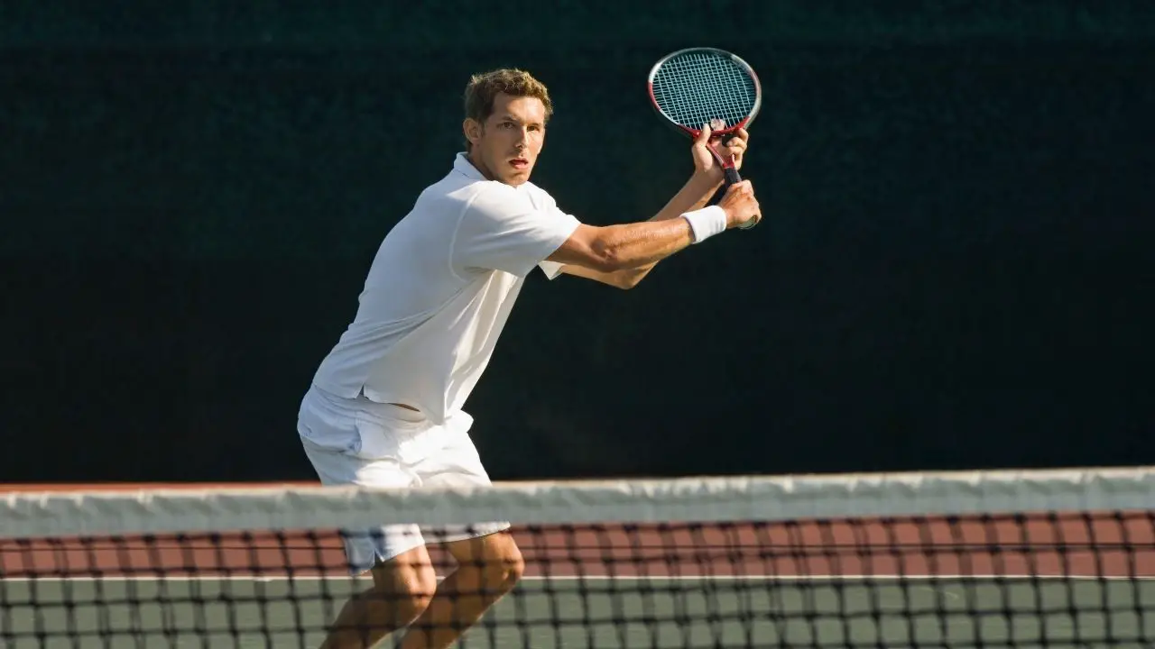 Best Contact Lenses for Tennis Players | Better Than Glasses?